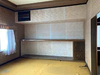 造り付け収納のある部屋